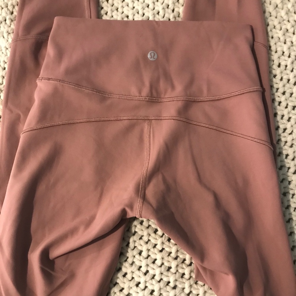 Lululemon - Picture 3 of 7